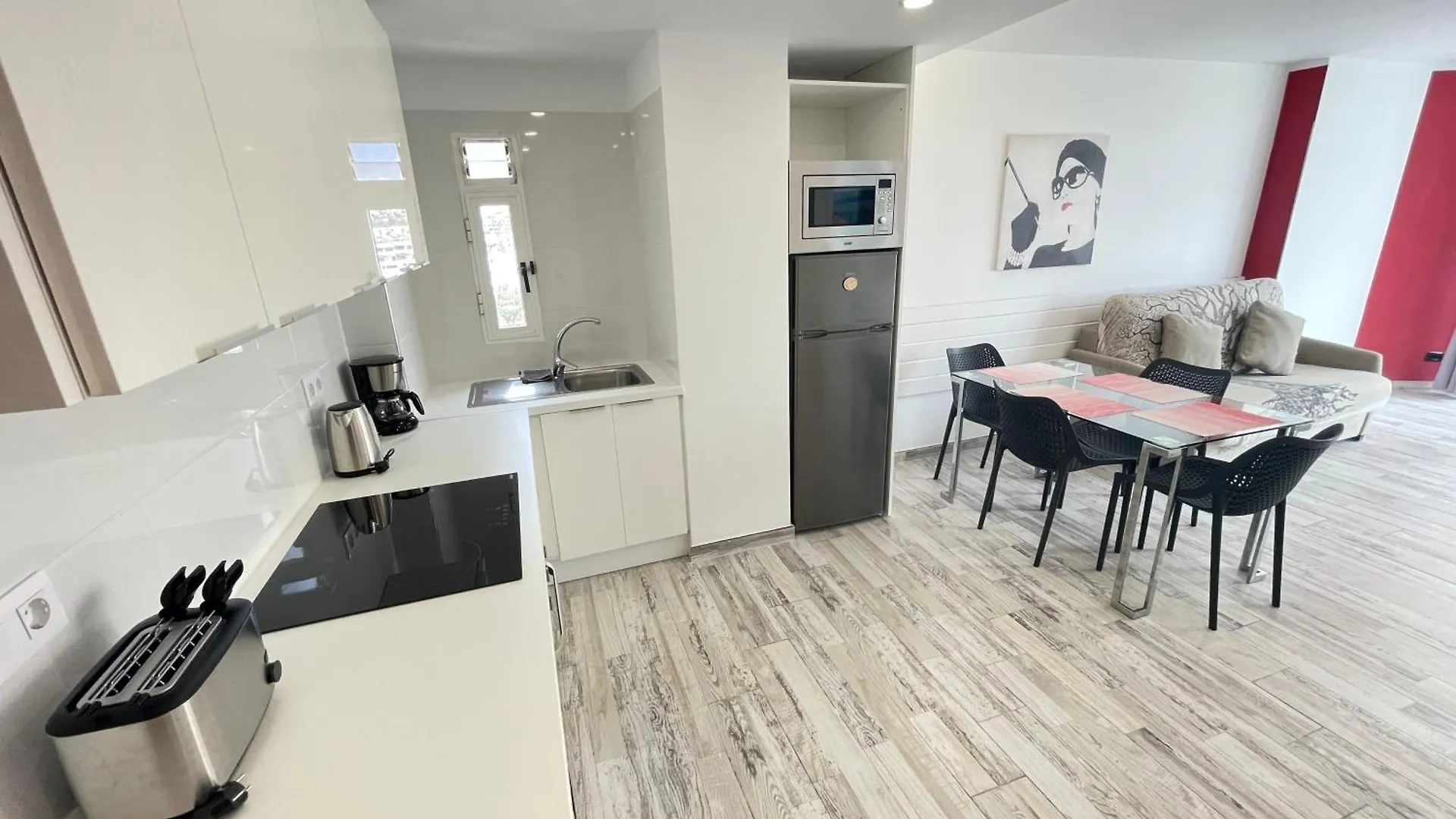 5. Cozy Apartment In Las Americas contacts